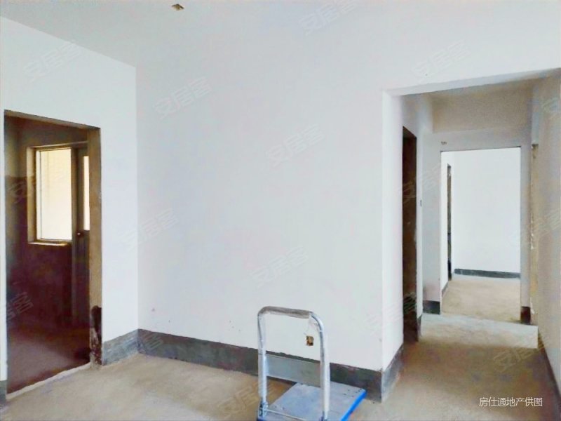 金田花园4房急售(88米包过户)可按揭!红本七天过户!送车位