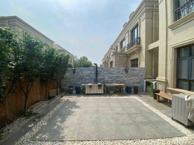 融创半湾半岛(别墅) 楼龄新 车位充足 满二 近地铁