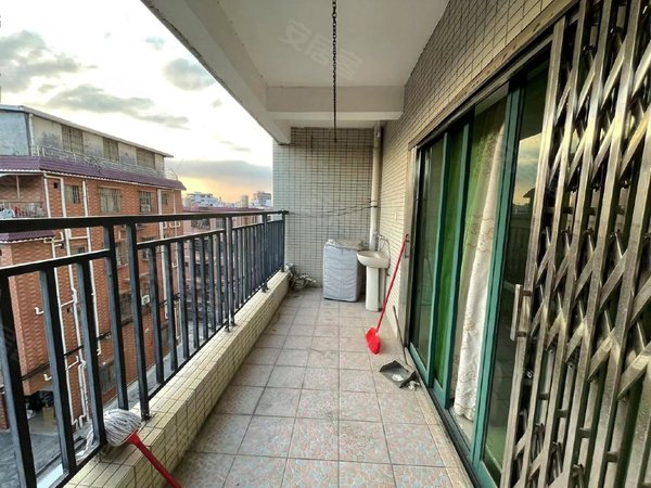 东莞清溪清溪城区嘉信广场嘉信广场小三房 家电齐全 业主急租 看房