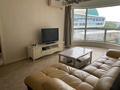 秦皇国际公寓 包物业暖气 家具家电齐全年租2.4万