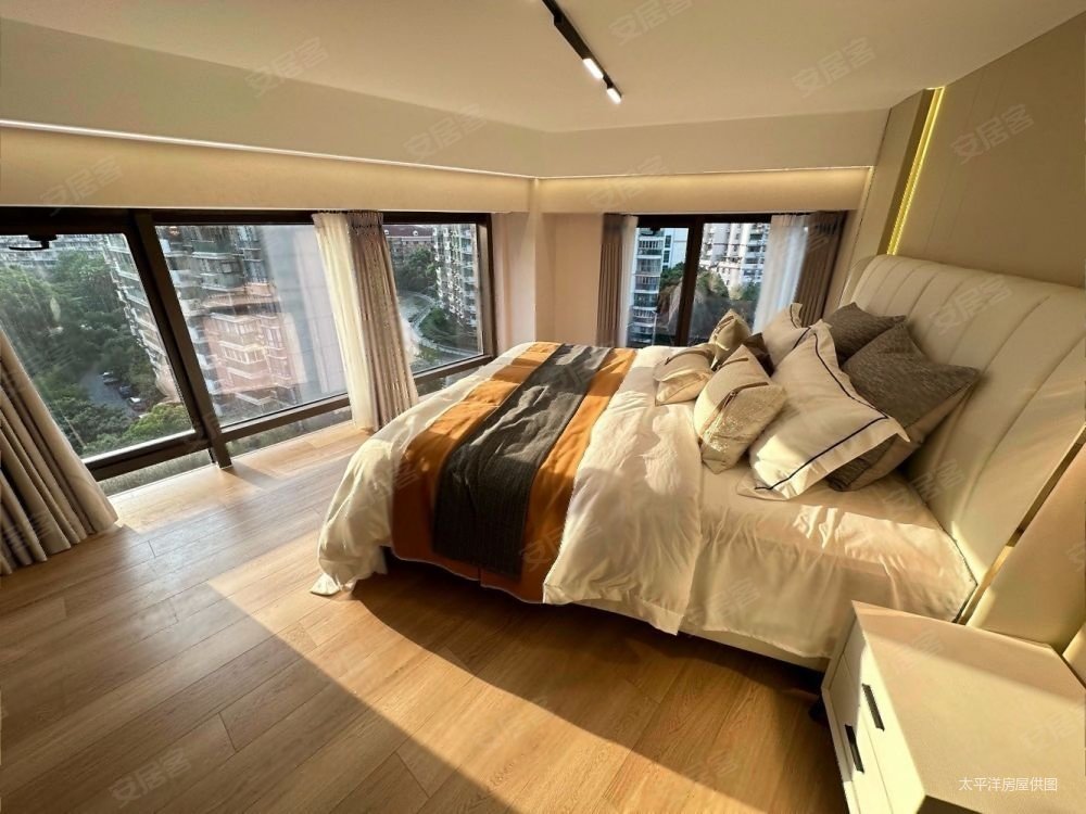 康泰新城3室2厅2卫76.62㎡南北431万