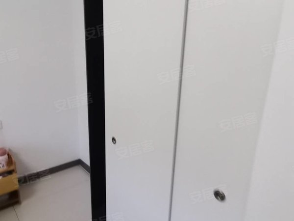 包头青山民主路民主路1号街坊一机四中四小民主路一号三楼1500出租房源真实图片