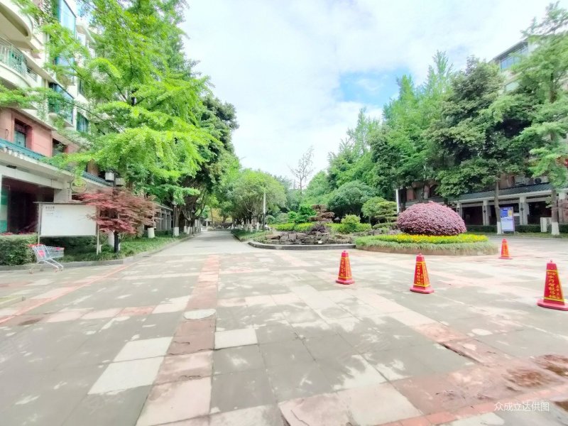 蜀风花园城 交通便捷 密度低 环境好 中间好楼层