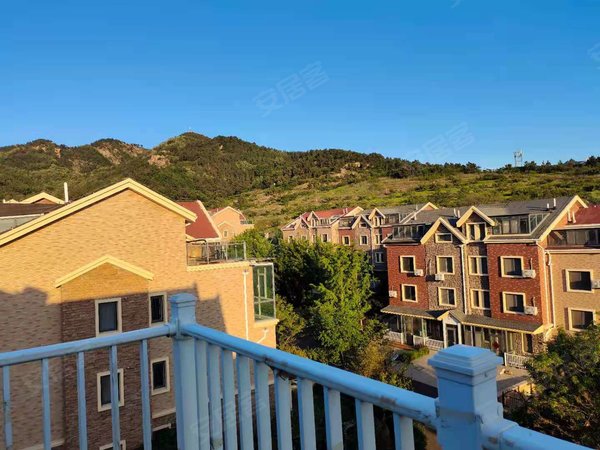 青岛城阳惜福镇100福国际山庄百福别墅东边户 300平大院子 带地下 带