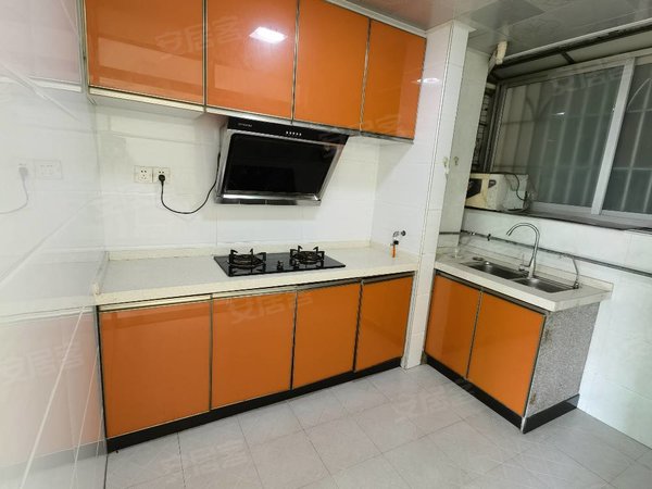 深圳布吉丹竹头宝岭花园南区3号线直达罗湖福田老街,周边生活商圈便利