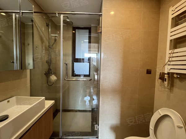 南昌西湖朝阳洲绿地朝阳中心绿地朝阳中心 品质小区 江景房 家电家具齐全 干净整洁出租房源真实图片