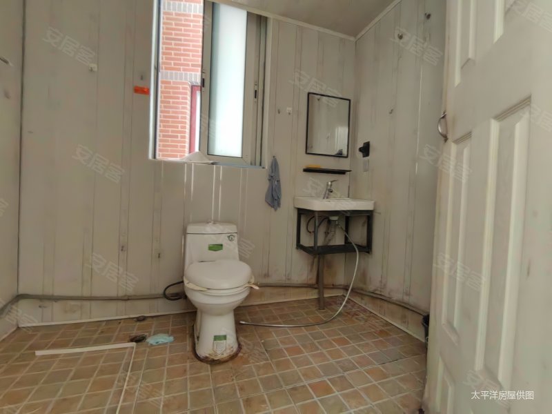 西部天花板尚缘花园洋房带车位毛胚南北双开门