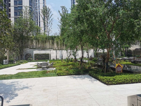 重庆渝北中央公园万科翡翠公园(一期)轻轨600米,出门就是公园,位置