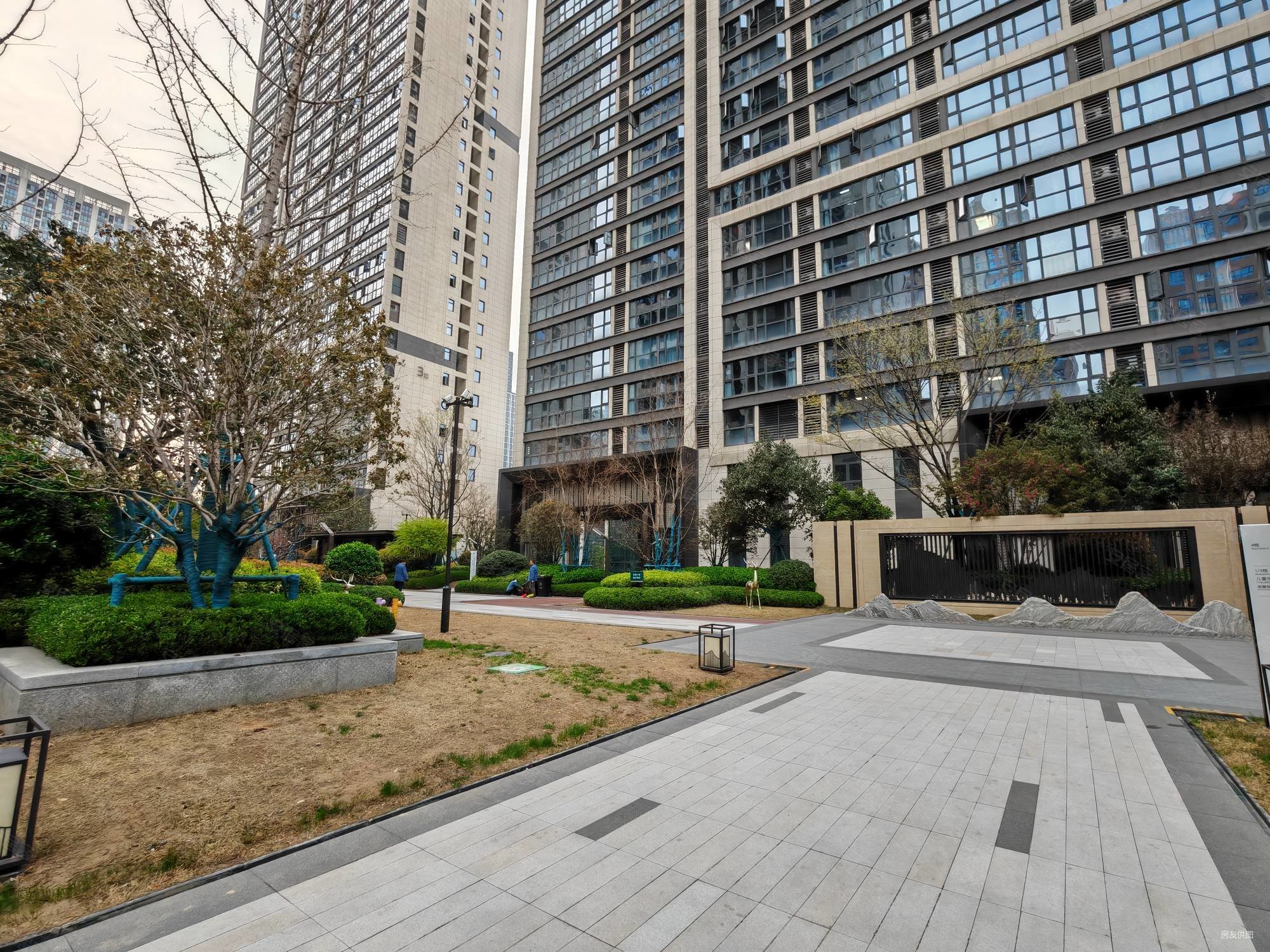 保利心语心苑3室2厅2卫133.8㎡南北230万