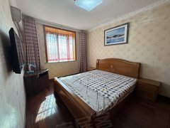 马鞍山花山幸福广场五岔路口旁，三楼，精装修,采光好户型好，安静，随时看房有钥匙出租房源真实图片