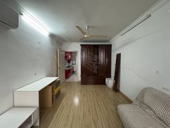 上海杨浦鞍山保真!黄兴路一室 近互联宝地,五角场,大润发 办居住证随时看出租房源真实图片