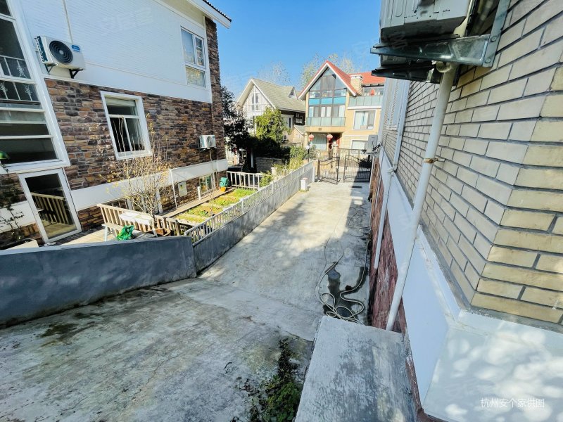 秀水山庄 交通便利 商品房 满五 环境好 南向采光好