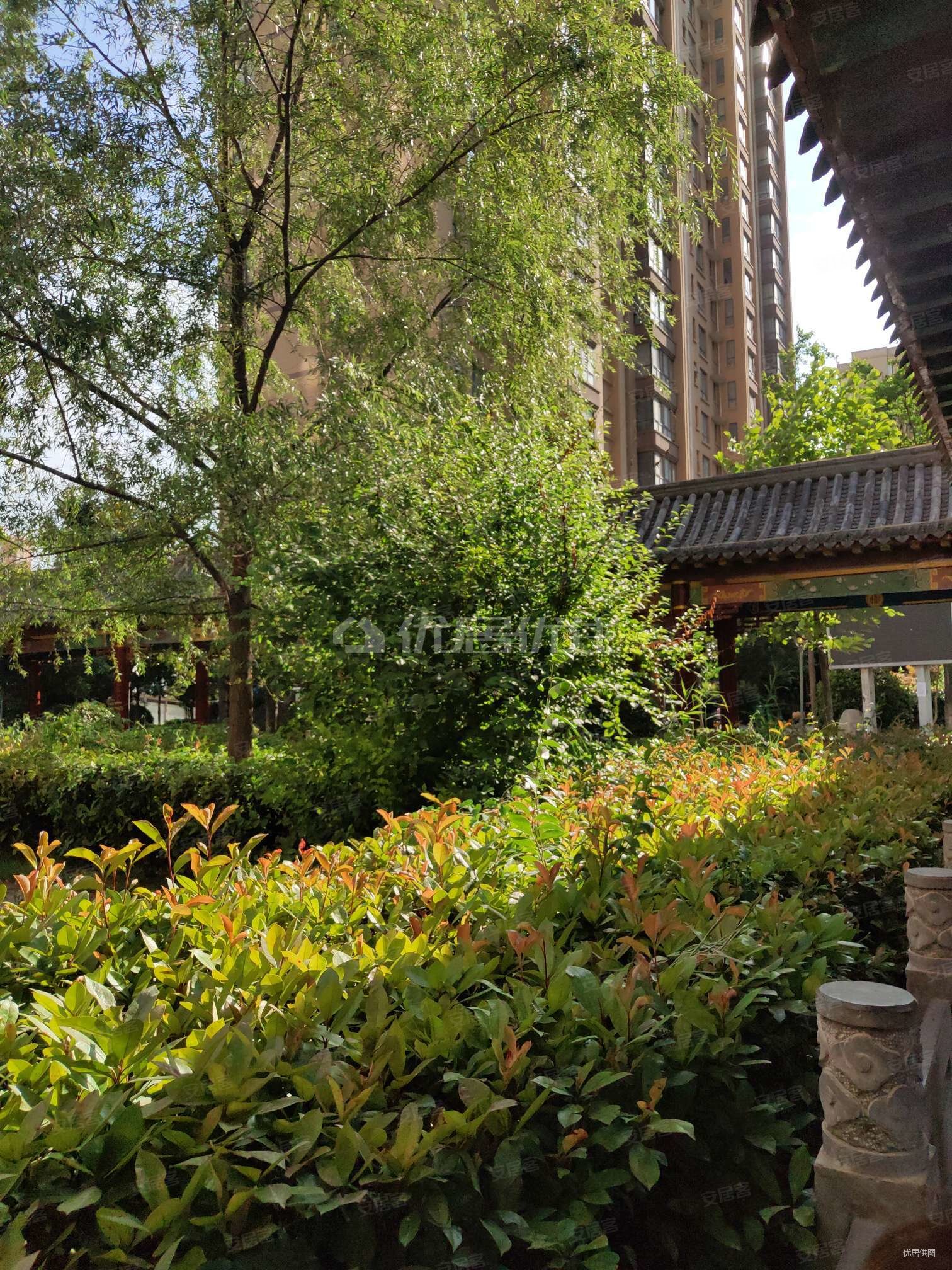 咸阳湖边实验 阳光美域精装两室打包卖