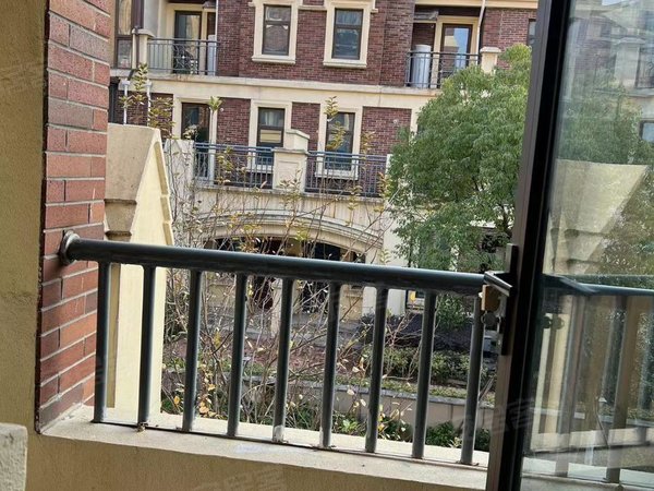 昆山巴城巴城北大资源理城(别墅)一室一卫出租1500元公寓.