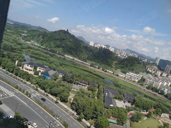 杭州临安临安城区中骏柏景湾(公寓住宅)近地铁16号线青山湖湖景精装修