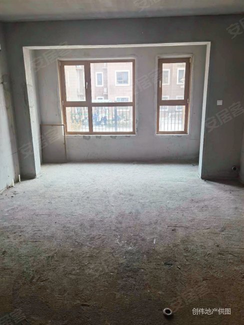 泽丰名苑毛坯1楼大三室带院