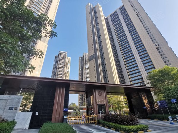 珠海横琴湾仔时代保利中环广场(中区)华发琴澳新城 全齐3房2卫大阳台