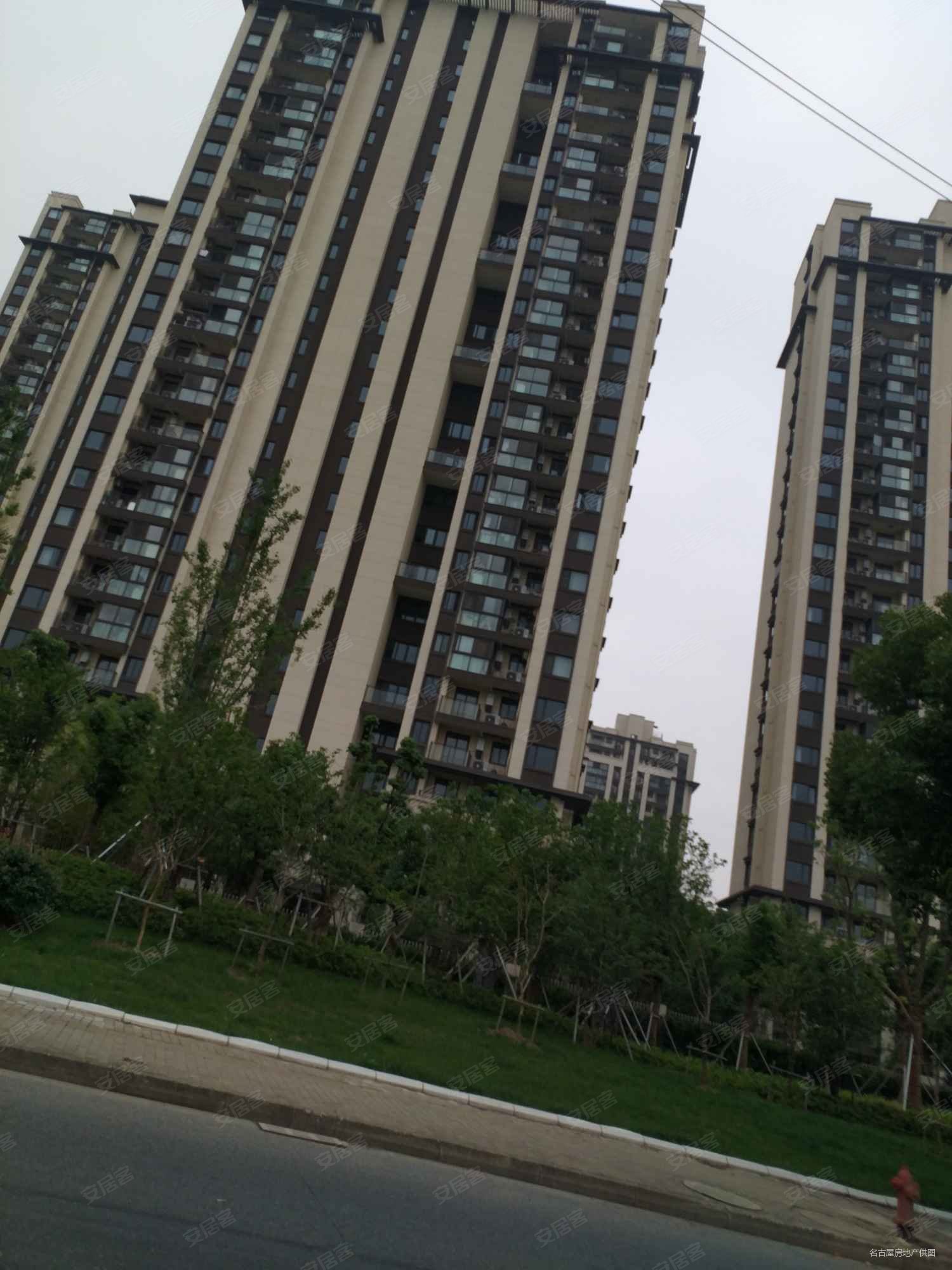 降价急售仁恒棠悦湾豪装三大件未入住地铁口看房方便