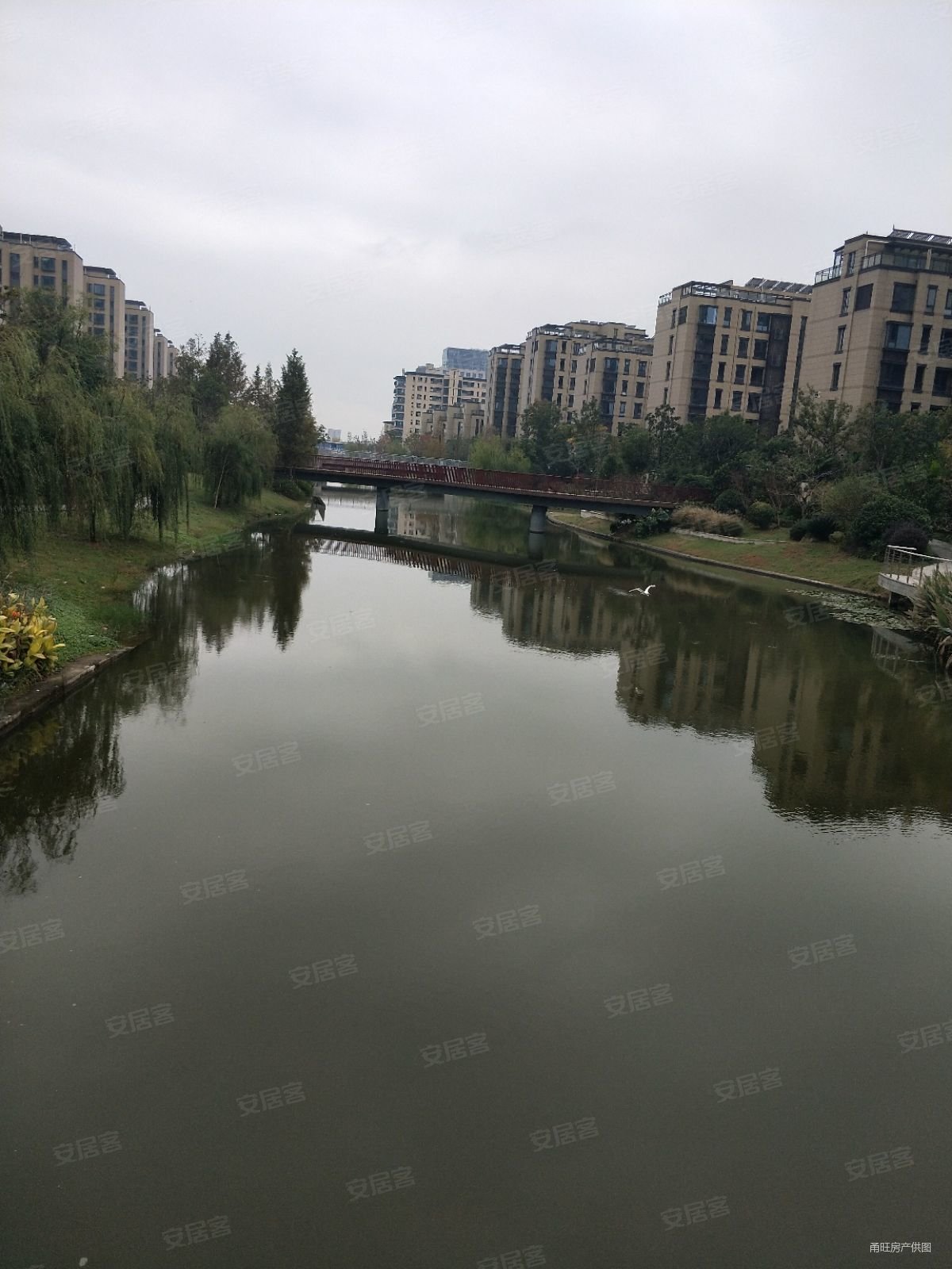 保利印江南(二期)3室2厅1卫113㎡南北558万