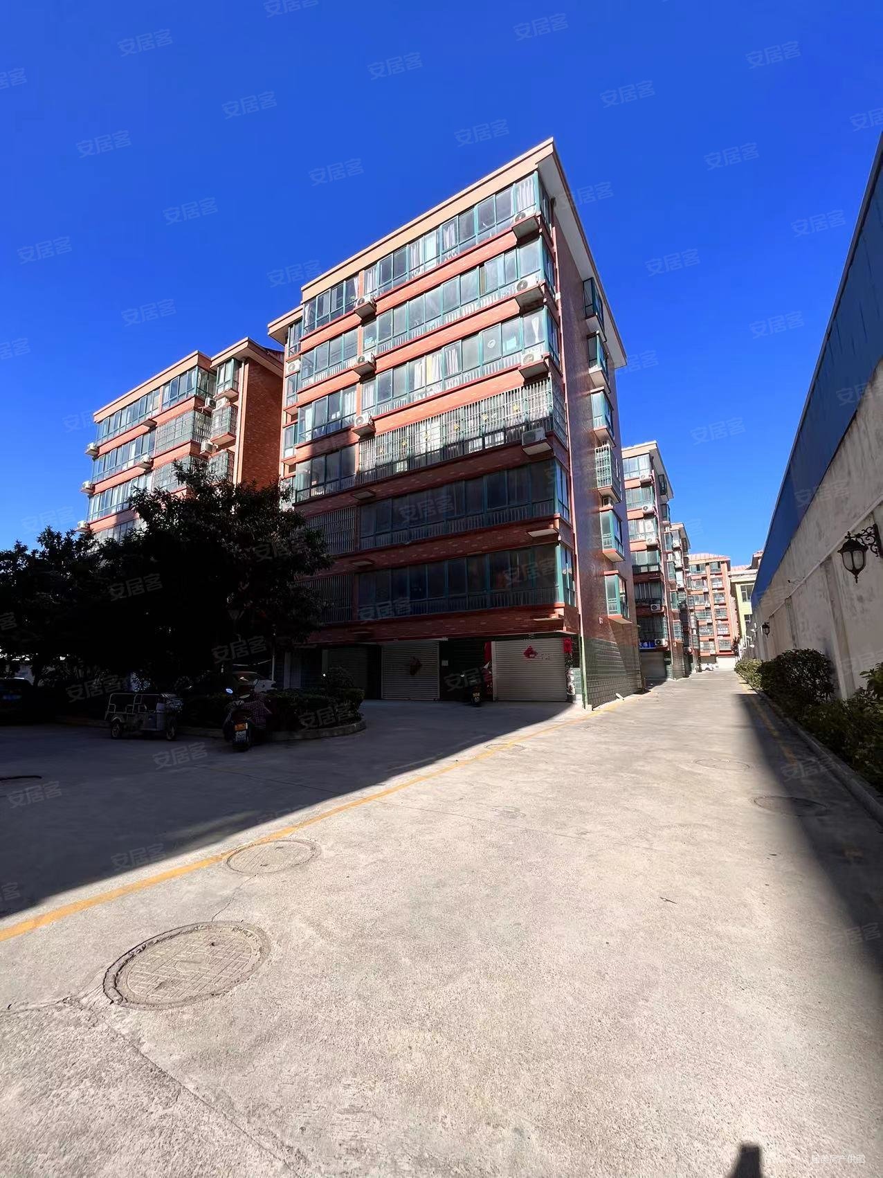 城区 南北通透 近医院 楼龄新 满二 板楼,金水湾住宅小区二手房,40万
