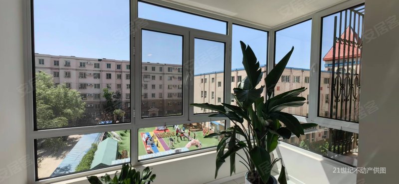 北亚花园110平米大两居 精装修 南北通透2