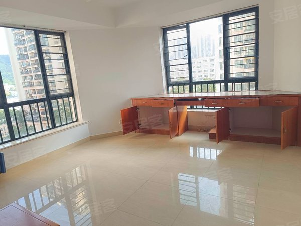 深圳布吉百鸽笼佳兆业可园(南区)可园六期精装大五房,朝南看花园,房子