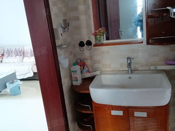 曲靖麒麟南市区金座福城南片区 精装四房 家具家电齐全 拎包入住出租房源真实图片