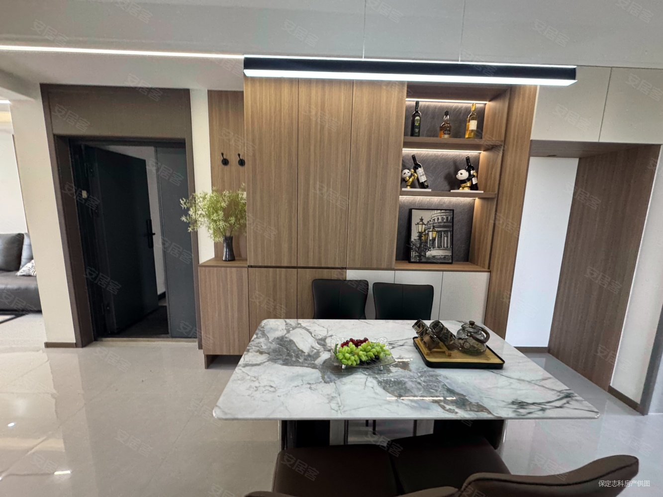 维多利亚夏郡3室2厅2卫137.1㎡南北105.8万