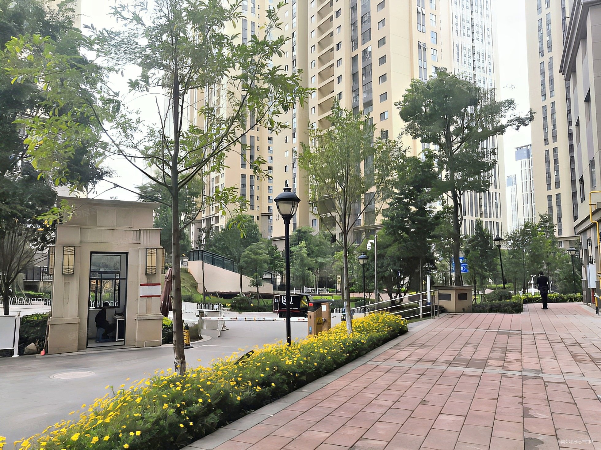 俊发城紫薇苑2室2厅1卫77㎡东70万