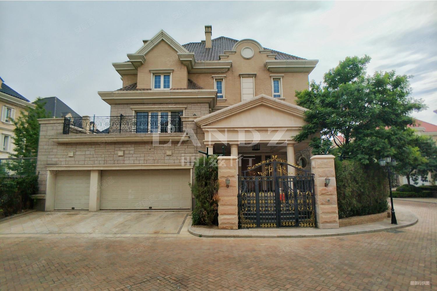 恒大丽宫二期新出独栋别墅,花园南向临水系视野无遮挡