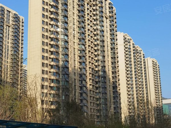 济南大学 绿地国际城 七贤 文庄路二环南出租房源真实图片