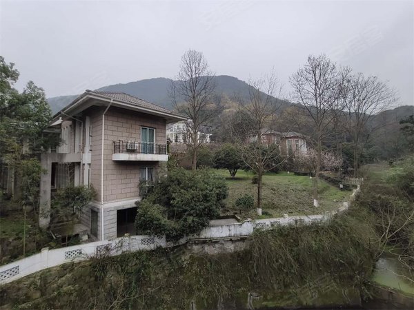 杭州富阳银湖秀水山庄秀水山庄 9室3厅4卫 南北通透 450平 配套齐全