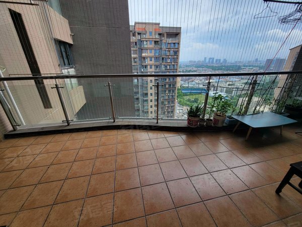 广州海珠赤岗锦鸿花园锦鸿花园 高层大两房 家私电器齐 可包车位 少有