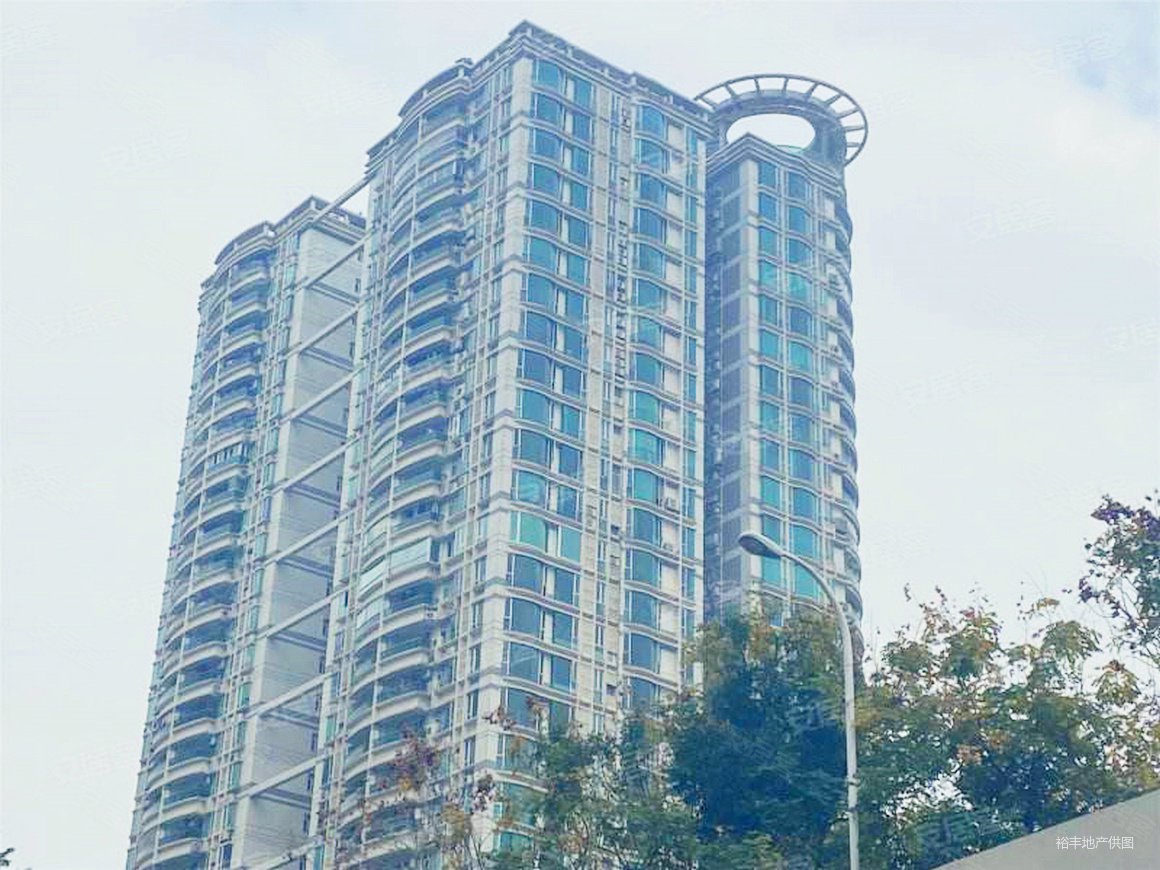 花城湾畔3室2厅2卫108.85㎡南765万