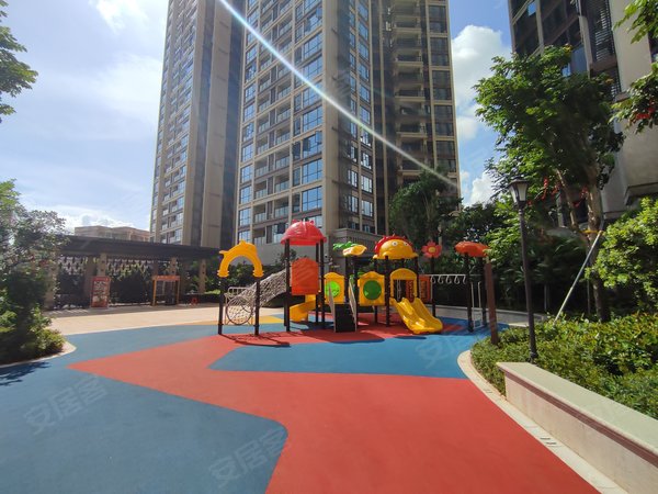 深圳坪山坪山富润乐庭比亚迪总部对面.富润精装大三房齐全出租,朝南.