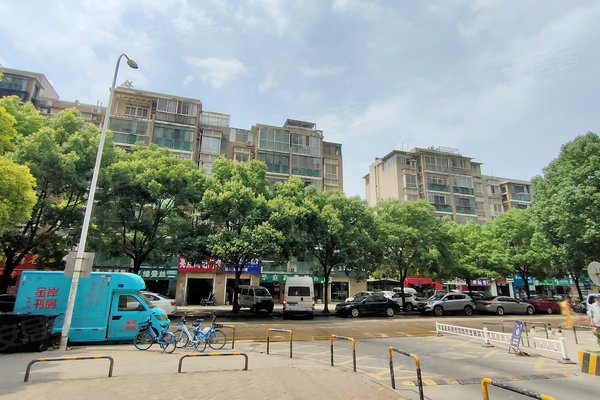 不足,万锦江城怎么样,万锦江城周边房产中介经纪人评价-武汉安居客