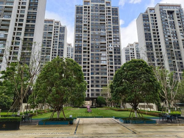 昆明官渡巫家坝保利天际花园(商住楼)巫家坝!保利精装小跃层!