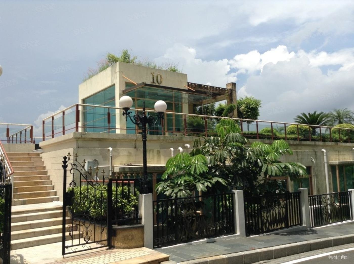 天琴湾(别墅)5室2厅3卫180.9㎡南北0万