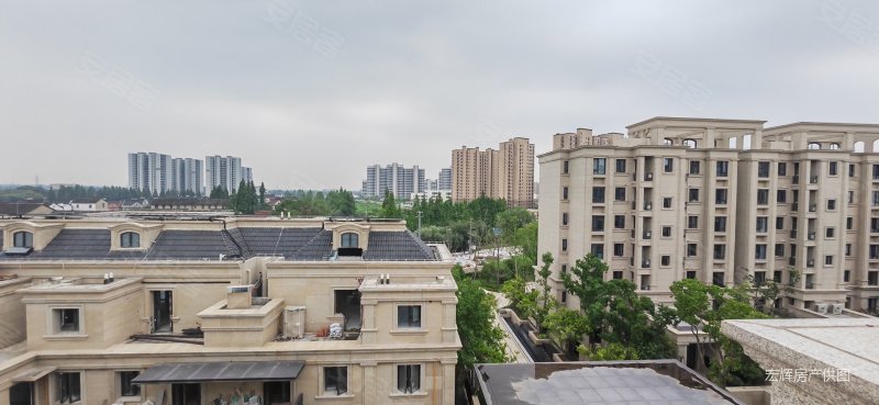 中建朗阅府4室2厅3卫179.81㎡南北1800万