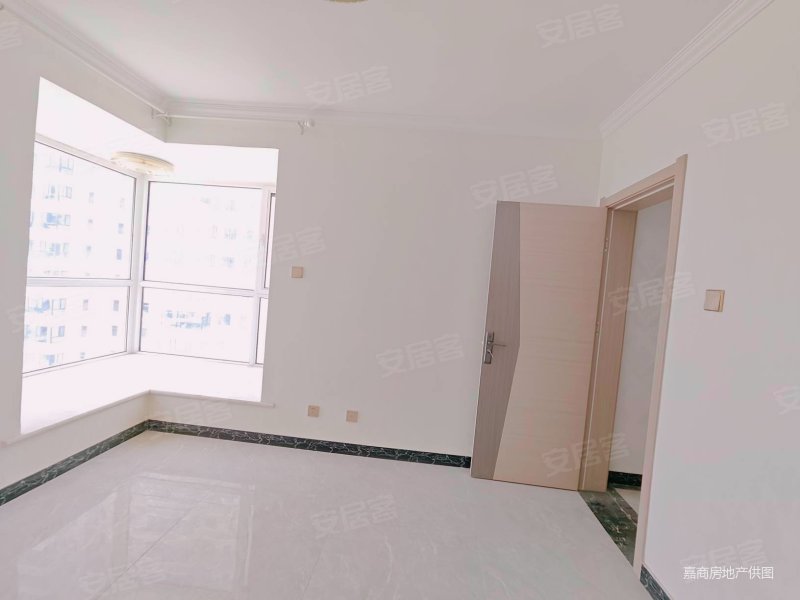 海盛花园 产权清晰 楼层好 南北通透 满五   电梯房