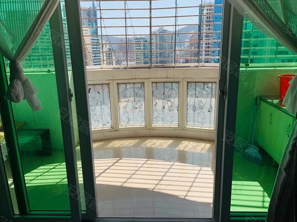 厦门思明莲坂万禾广场莲坂地铁口 国贸对面 明发对面 单间带阳台 可