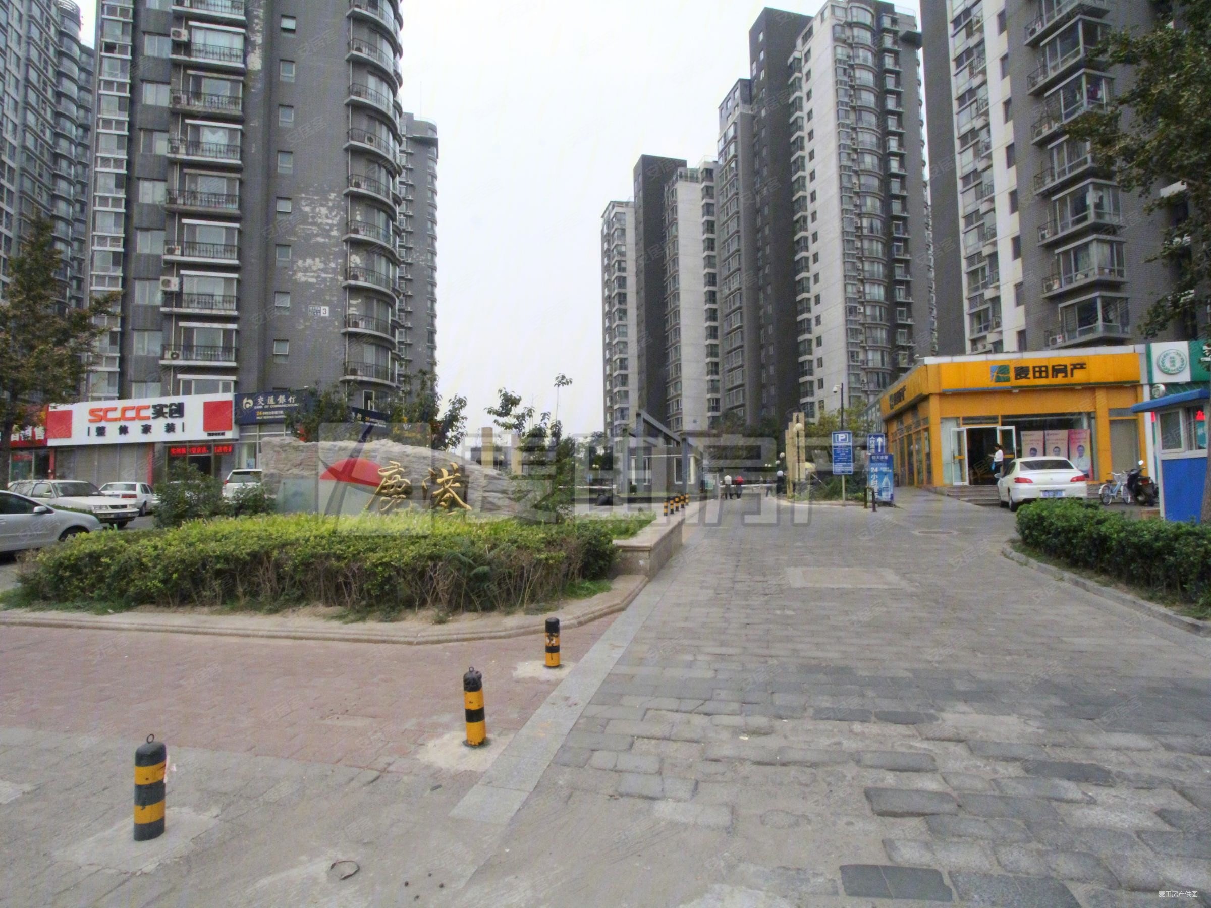 鹿港嘉苑4室2厅2卫193㎡南北1580万