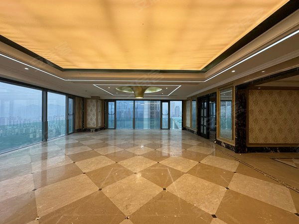 重庆南岸南坪融创玖玺台融创玖玺台 4室2厅5卫 电梯房 390平 豪华装修