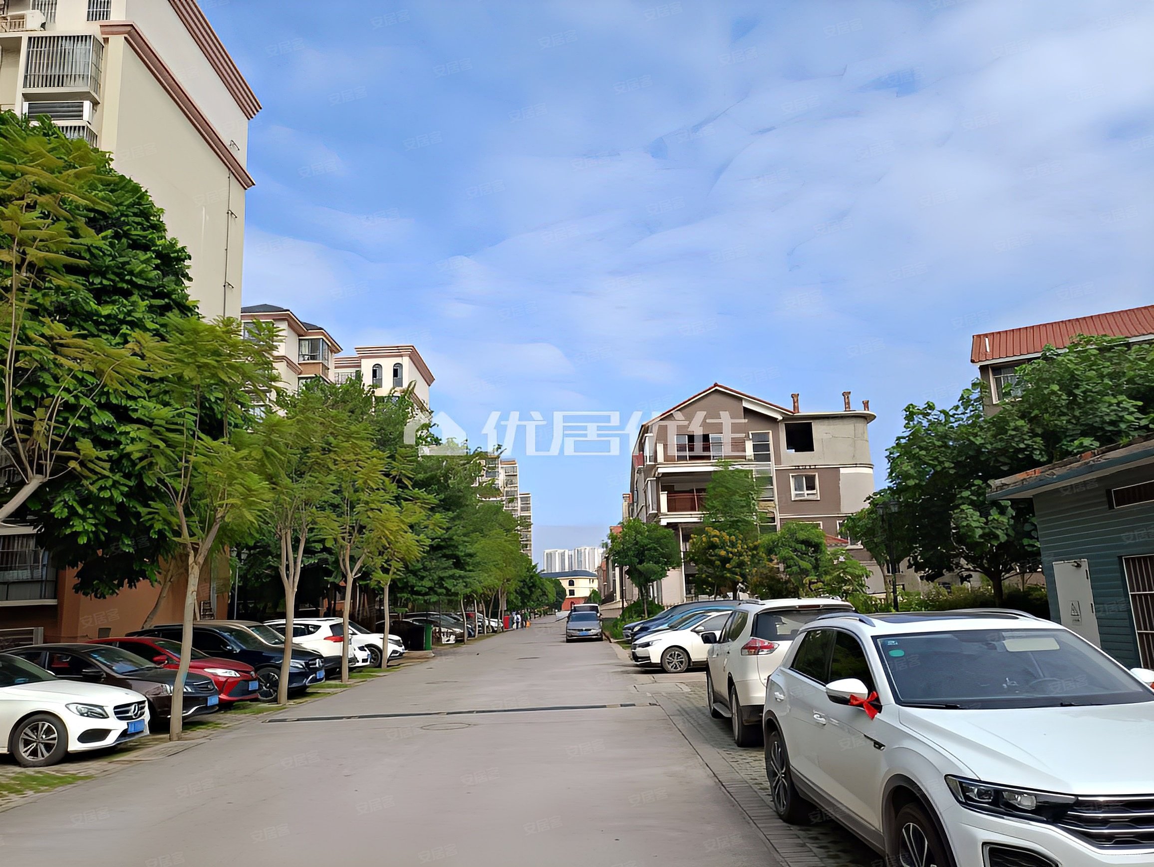 63万青秀区凤岭南海茵国际花城江景3房2厅精装