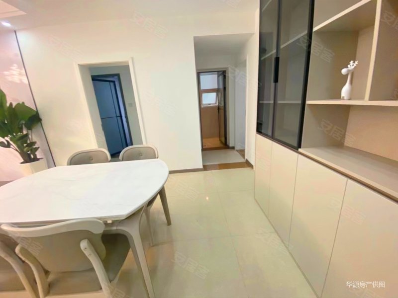 河东花园多层2楼套三双卫精装喊价738万