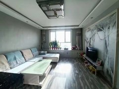 巴音郭楞库尔勒新市区美地公寓，电梯中层，两室两厅一卫精装修，家具家电齐全，出租房源真实图片