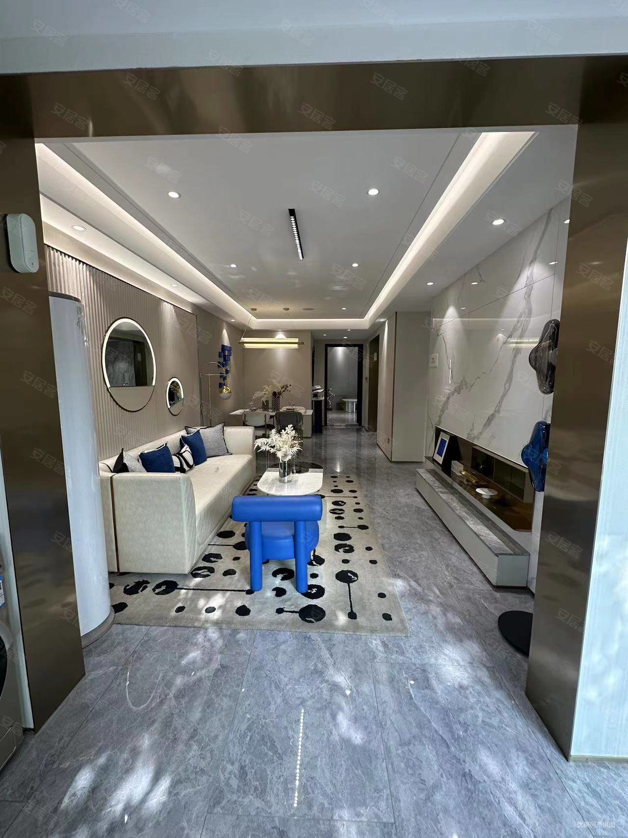 西部美的城3室2厅2卫108㎡南北75万