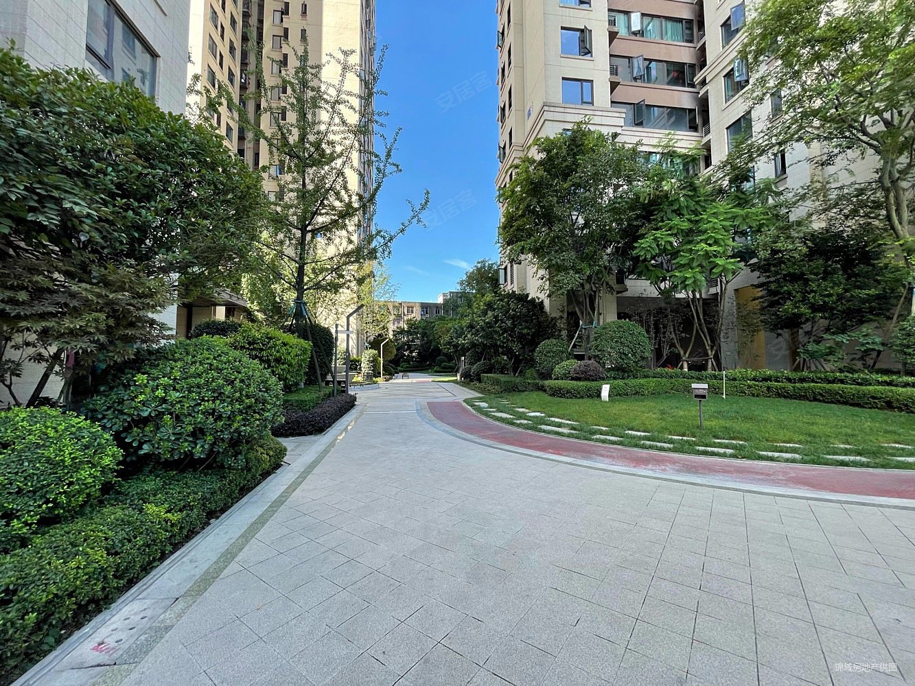 保利熙悦4室2厅2卫130.67㎡南北138万