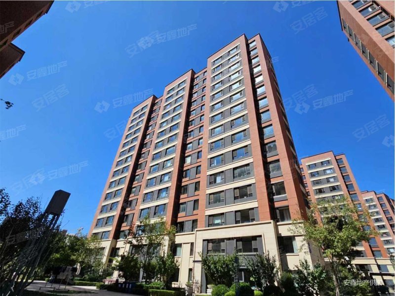 万科翡翠四季 婚房次新小区 电梯两室 急售 小区中间位置,万科翡翠四