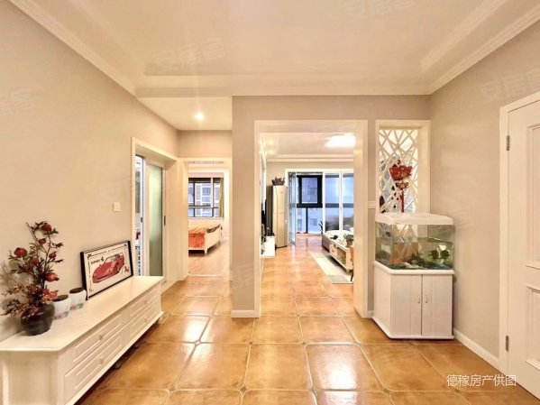 仙林湖地铁口 一步南京 仙林国际花园 品牌家具家电全  急售